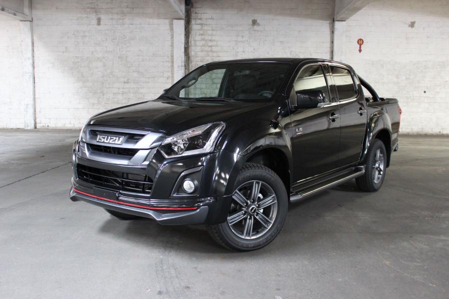  Isuzu D-Max Urban Double Cab 2017 года  (фото 8 из 13)